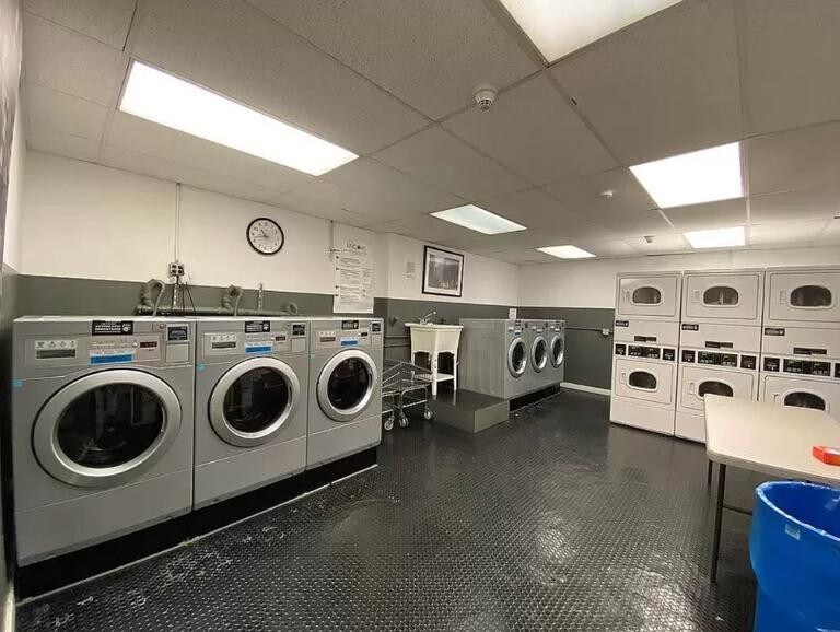 Building Photo - 102 Fulton St