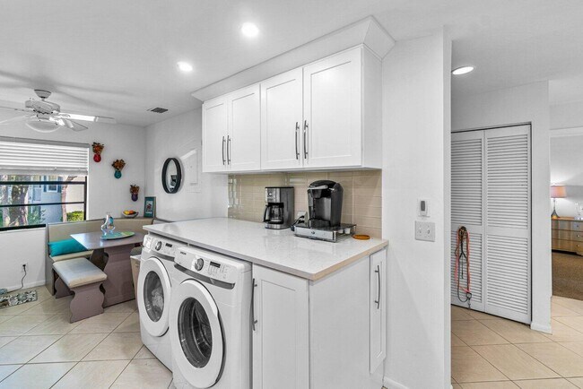 Building Photo - 61 Eastgate Dr