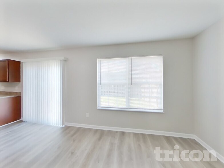 Building Photo - 597 Grassy Bend Dr