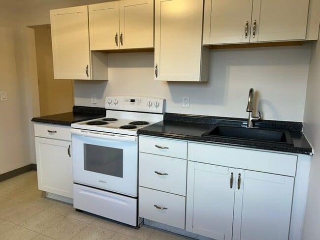 Building Photo - 64 Main Street