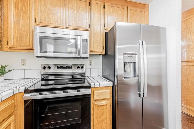 Building Photo - 39737 Potrero Dr