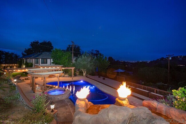 Building Photo - 1285 Horizon Ridge