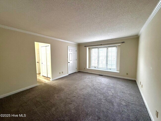 Building Photo - 261 Tall Trees Dr