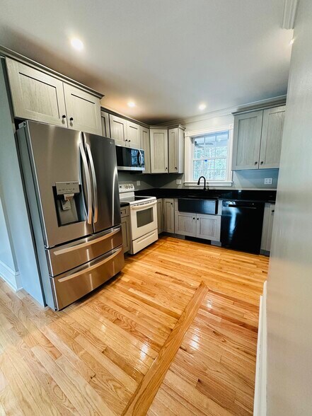 Building Photo - 631 Prospect Mountain Rd