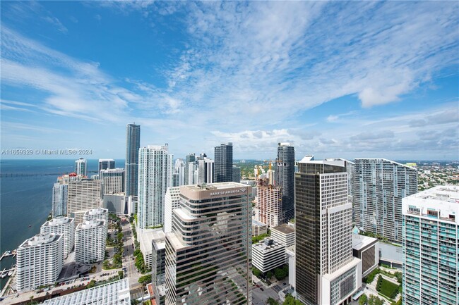 Building Photo - 495 Brickell Ave