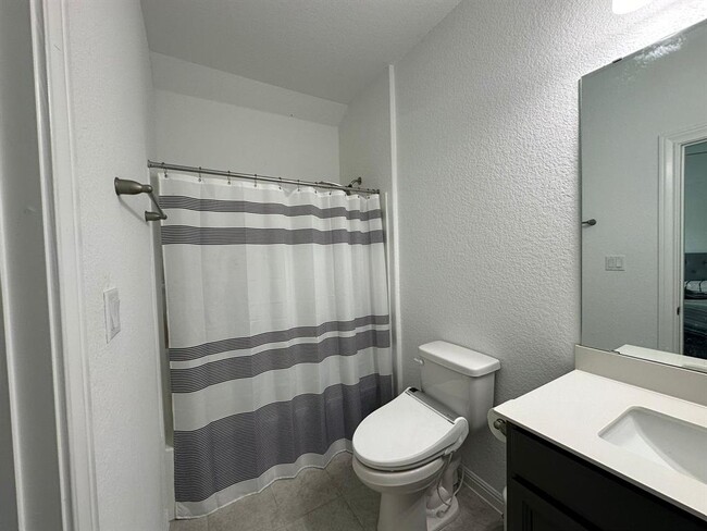 Building Photo - 3421 Jaulan St