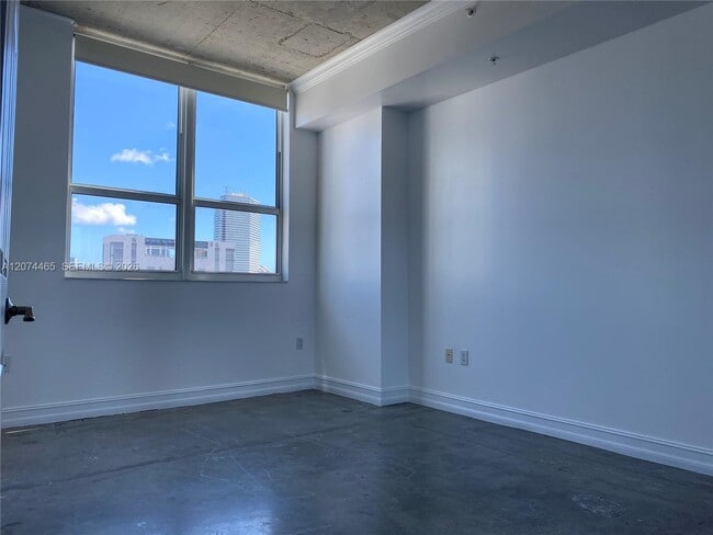 Building Photo - 133 NE 2nd Ave