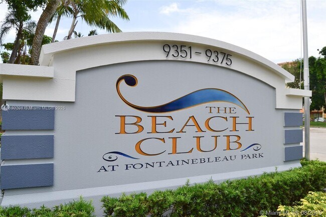 Building Photo - 9375 Fontainebleau Blvd