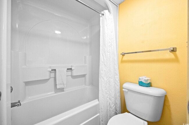 Building Photo - 6804 N Ocean Blvd