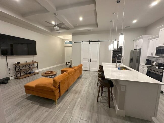 Building Photo - 318 Radford Ave