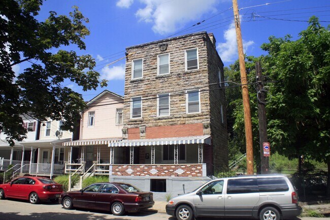 Building Photo - 1 Boundary St