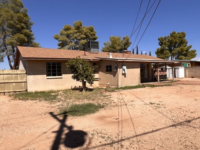 Building Photo - 1010 S Lehigh Dr
