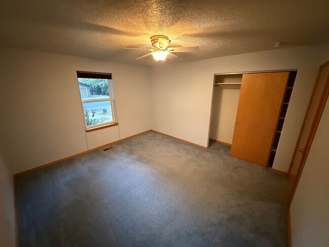Building Photo - 1340 SW Timian St
