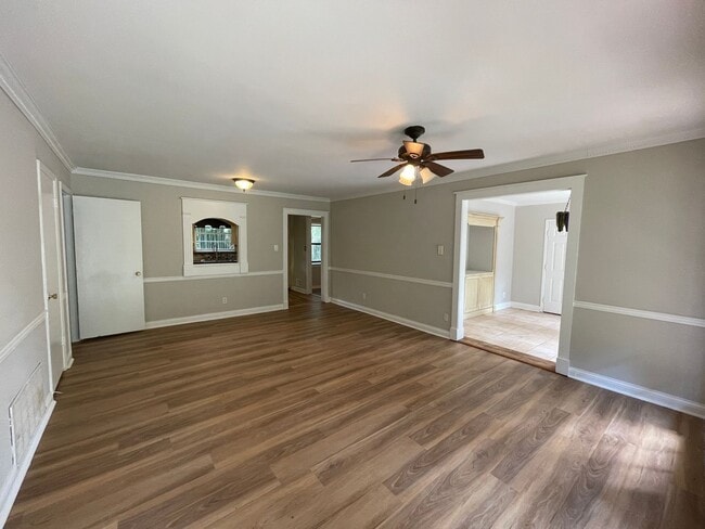 Building Photo - 260 Timberlane Dr