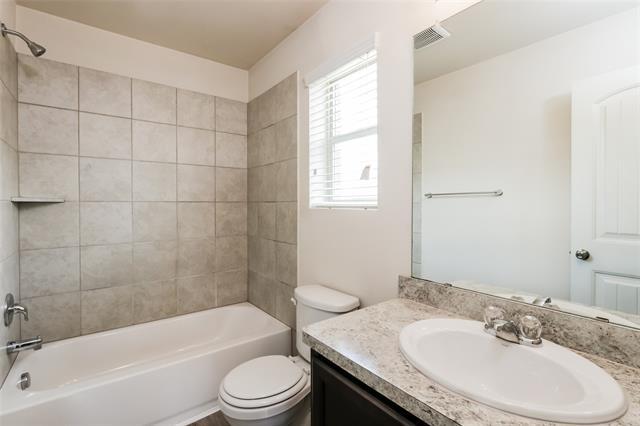 Building Photo - 1605 Cardinal Dr