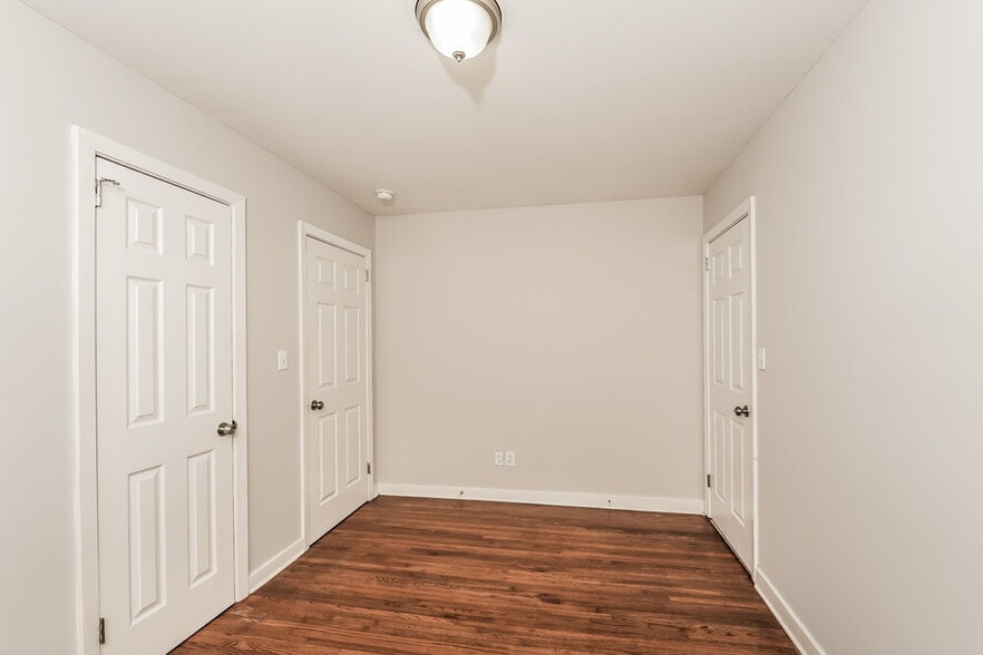 Building Photo - 204 Cathy Ln