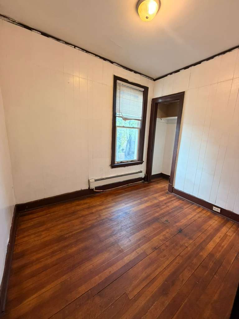 Building Photo - 385 Orange St