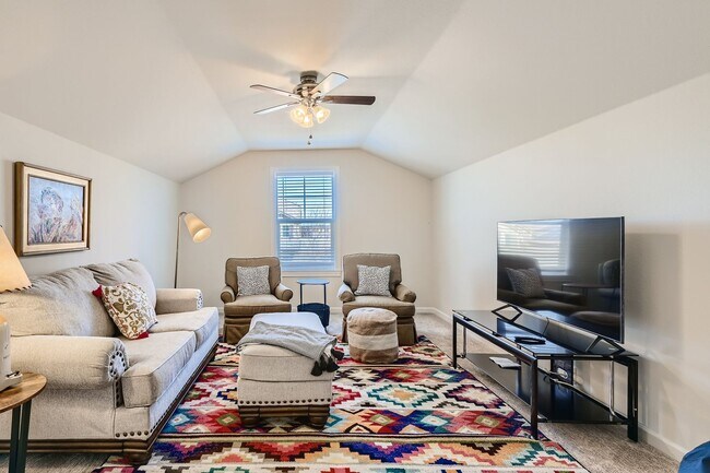 Building Photo - Furnished 4 Bedroom in Anthem Highlands