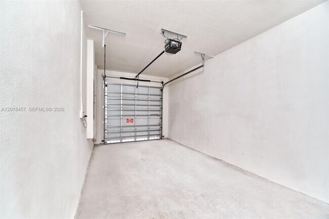 Building Photo - 10447 NW 66th St