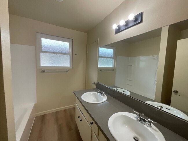 Building Photo - 7711 Fillmore Dr