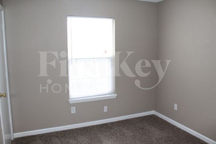 Building Photo - 3927 Burning Bush Dr