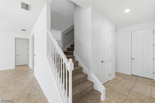 Building Photo - 2639 Bellingham Ct