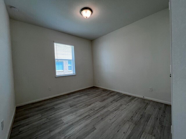 Building Photo - 14147 Little River Dr