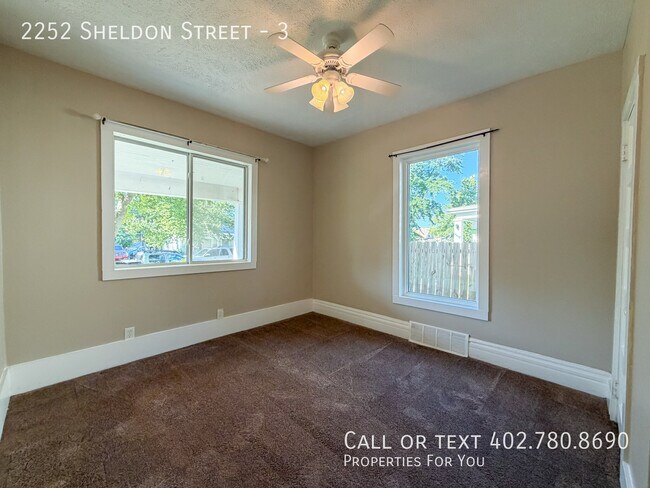 Building Photo - 2252 Sheldon St