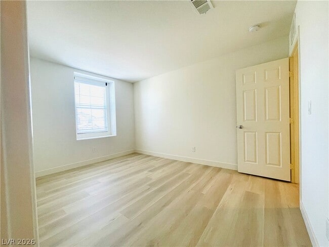 Building Photo - 9206 Valley Betica Ave