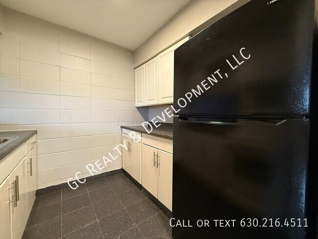 Building Photo - 231 Uteg St