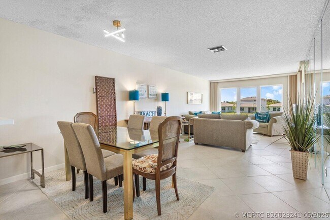 Building Photo - 5850 Sugar Palm Ct