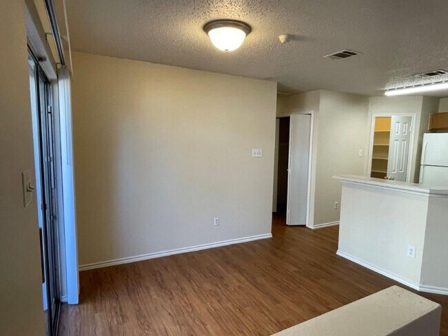 Building Photo - 7209 Aldea Dr