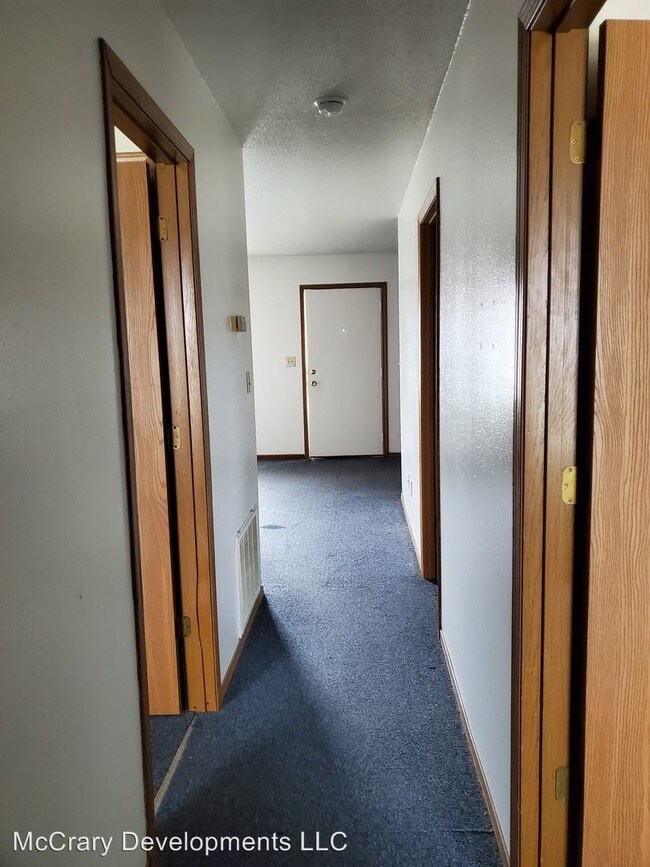 Building Photo - 2110 Melanie Ln