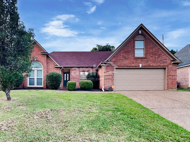 Building Photo - 2713 Country Glade Cv N