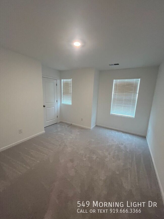 Building Photo - 549 Morning Lgt Dr