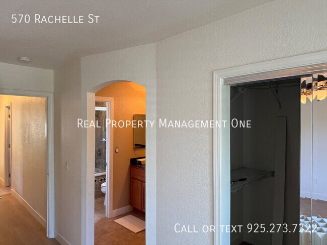 Building Photo - 570 Rachelle St