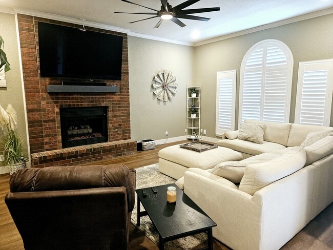 Building Photo - 2010 Constitution Ave