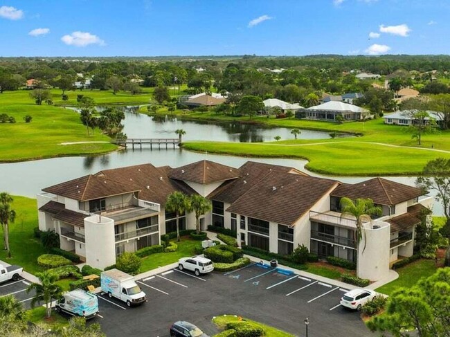 Building Photo - 3200 Twin Lakes Terrace