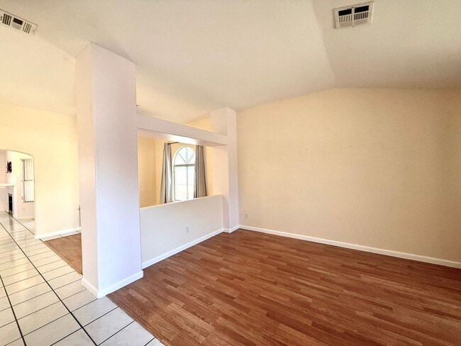 Building Photo - Spacious 4-Bedroom, 2-Bathroom Single-Stor...