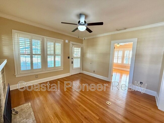 Building Photo - 5406 N Suwanee Ave