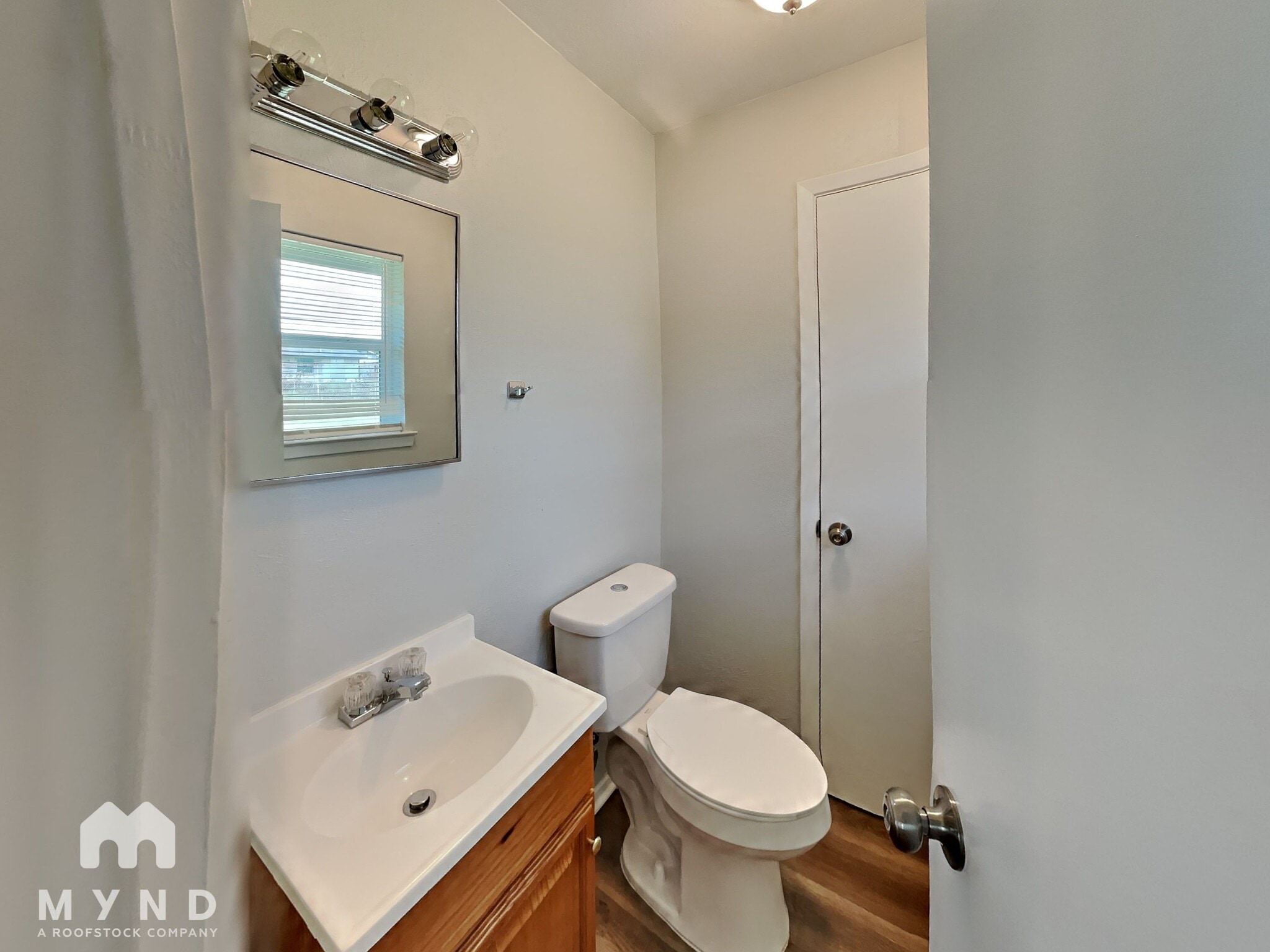 Building Photo - 3451 Pebbleshores Dr