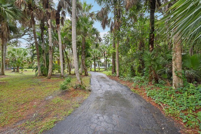 Building Photo - 9417 Whippoorwill Trail