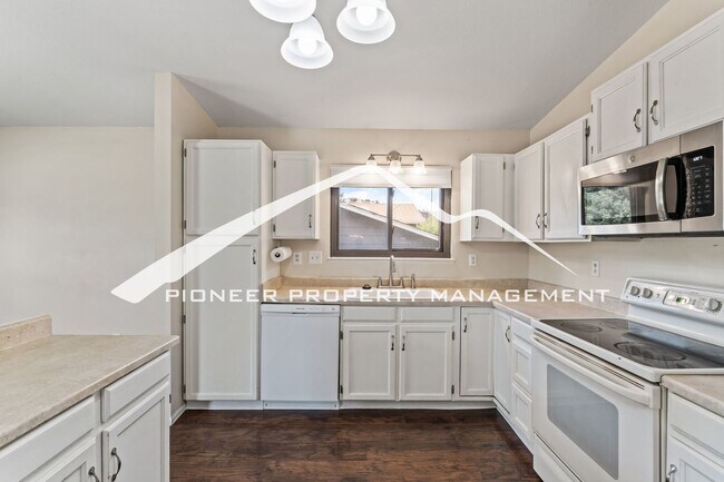 Building Photo - "Westside is the Best Side" - 4 bedroom, 2 full bathroom, 2 car garage, and fully enclosed yard.