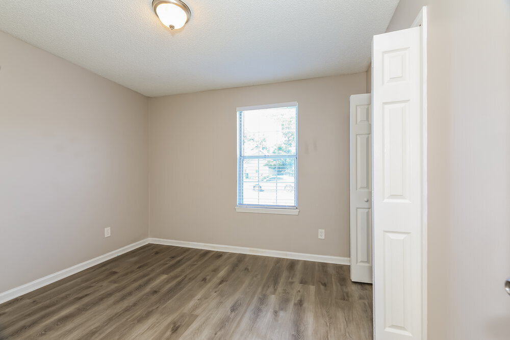 Building Photo - 282 Aquarius Cir W
