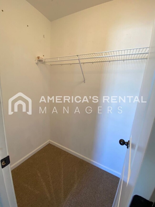 Building Photo - Townhome Available in Calera!! Available to View Now!!!