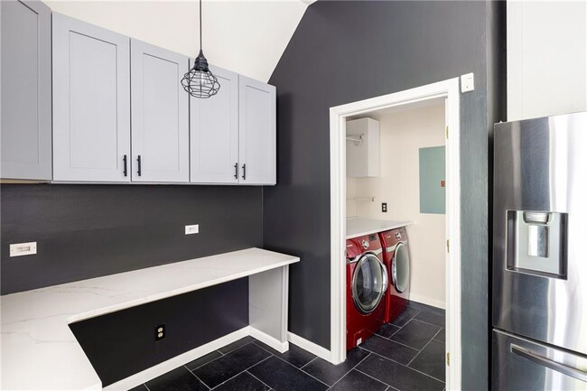 Building Photo - 3784 Market Crescent