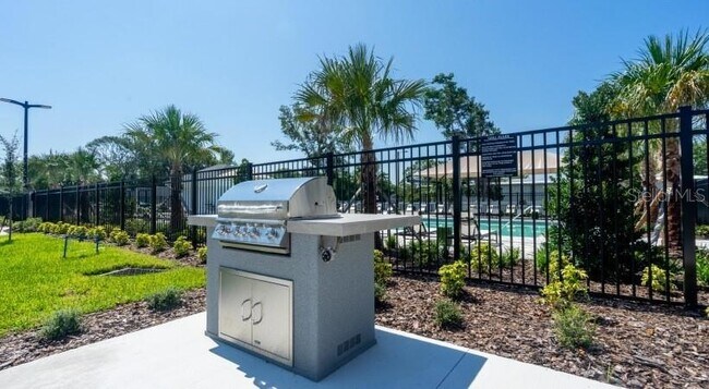 Building Photo - 18772 Grand Live Oak Blvd