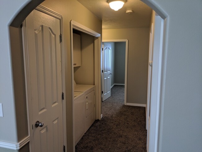 Building Photo - 2 Bed 1 Bath Delmar Condo in Sugar City!