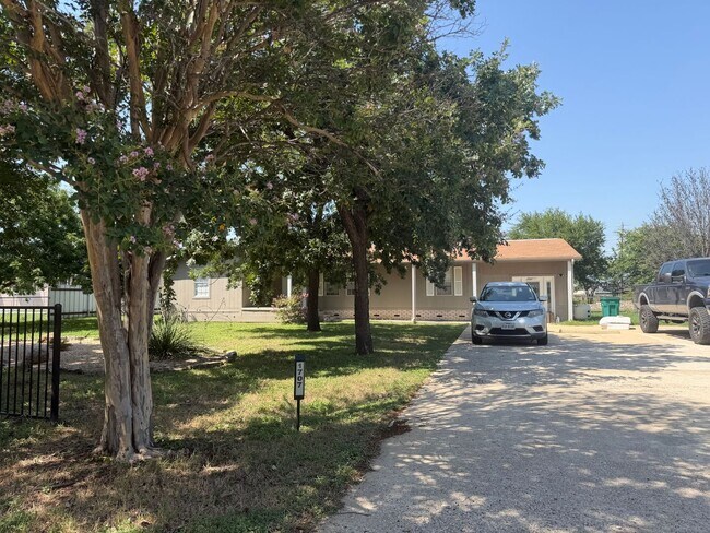 Building Photo - 1/2 Acre lot with updated 3 bedroom/2 bath modular home + guest house