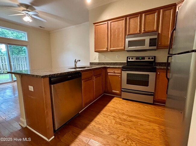 Building Photo - 1617 Shoreline Pl